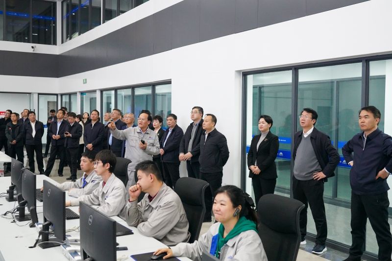全省制造业数字化转型观摩组到中原大化考察观摩
