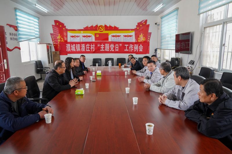 公司领导到帮扶村调研